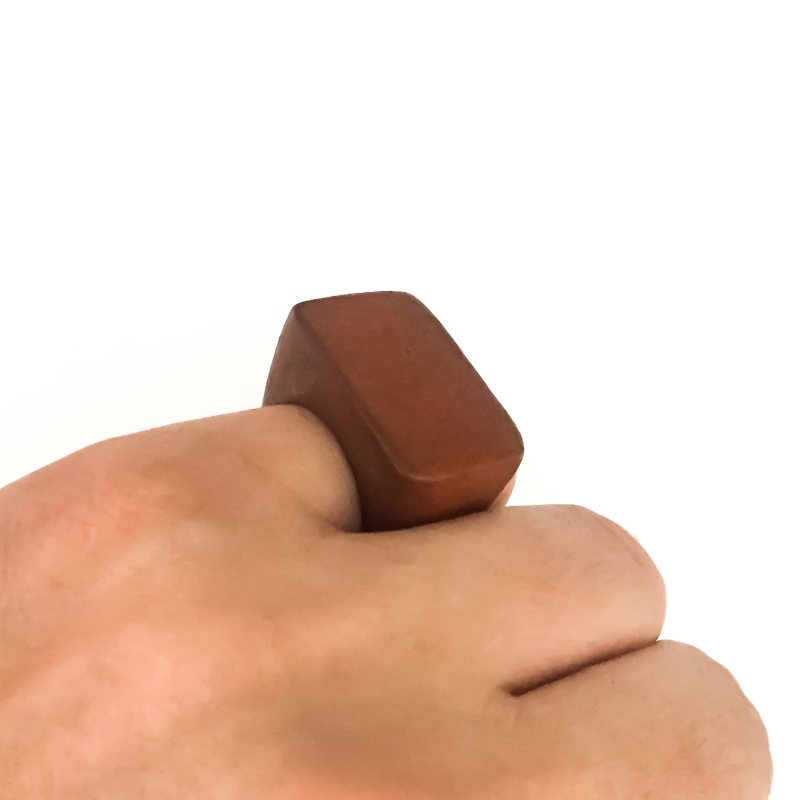 Hnědý dřevěný prsten Wood vel. 19