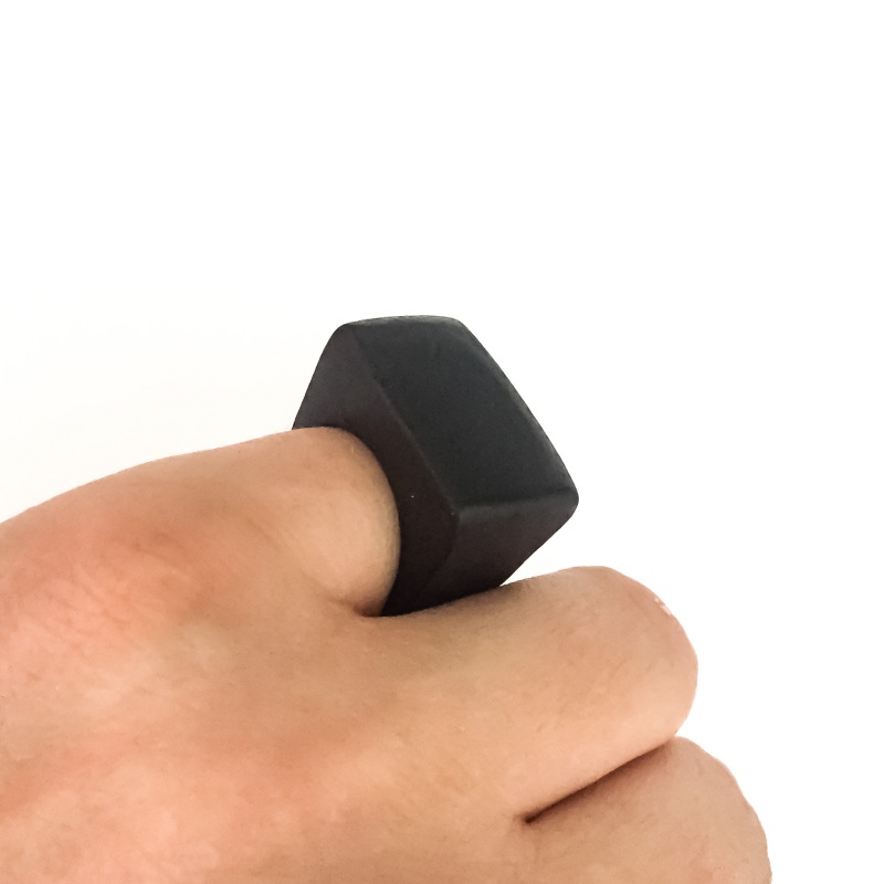 Černý dřevěný prsten Wood vel. 18