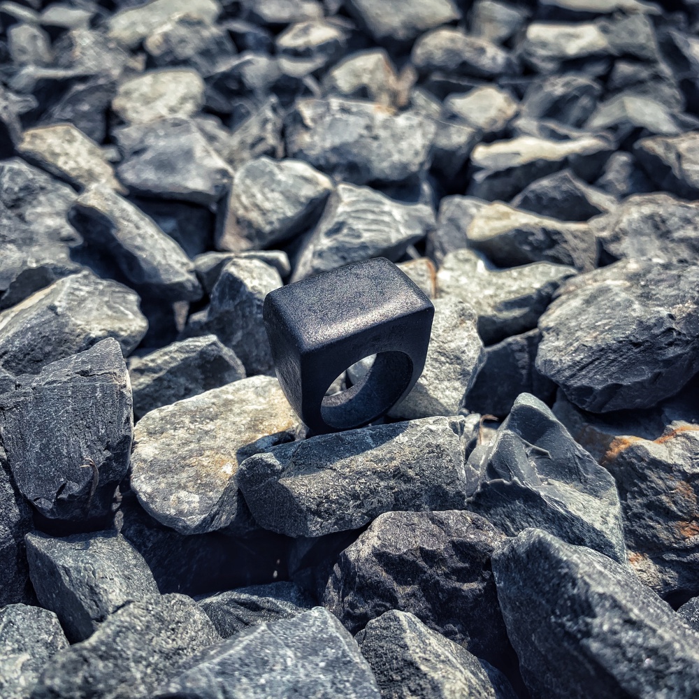 Černý dřevěný prsten Wood vel. 18