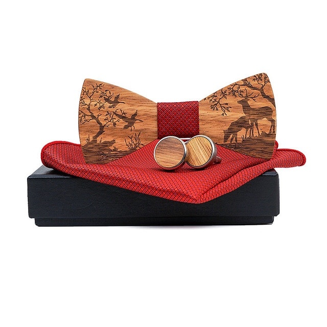 Dřevěný červený set - motýlek Jeleni + manžetové knoflíčky + kapesník