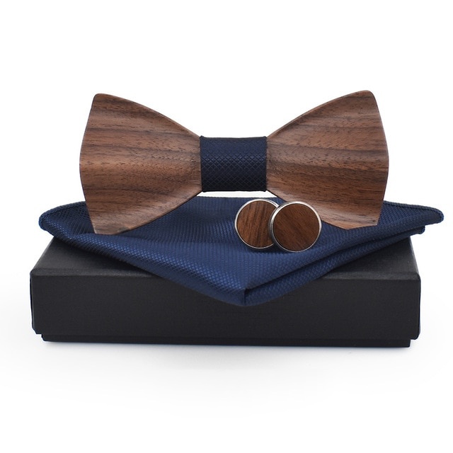 Dřevěný tmavě modrý set - motýlek Sharp Rounded + manžetové knoflíčky + kapesník