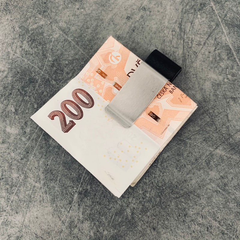 Stříbrno - černá spona na peníze Leather