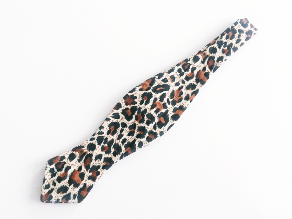 Vázací motýlek Leopard