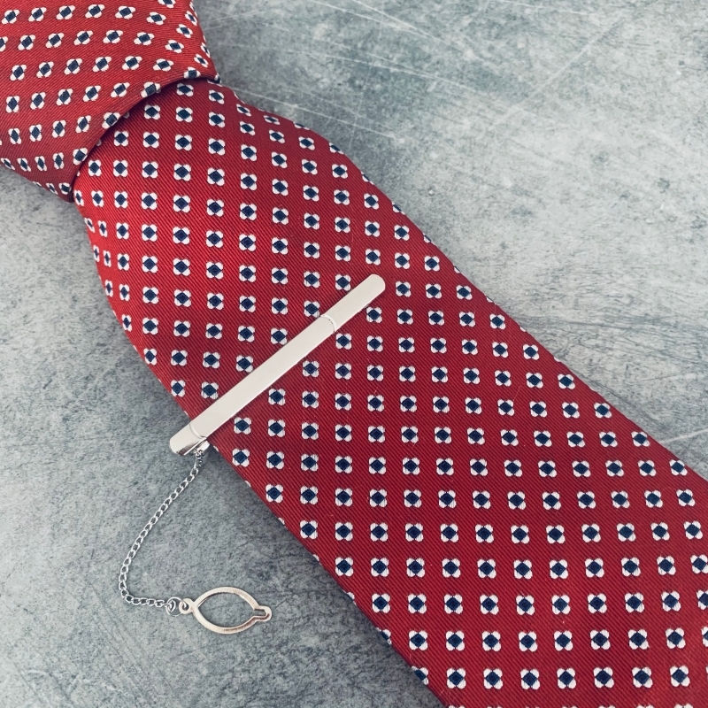 Stříbrná spona na kravatu Ostrov