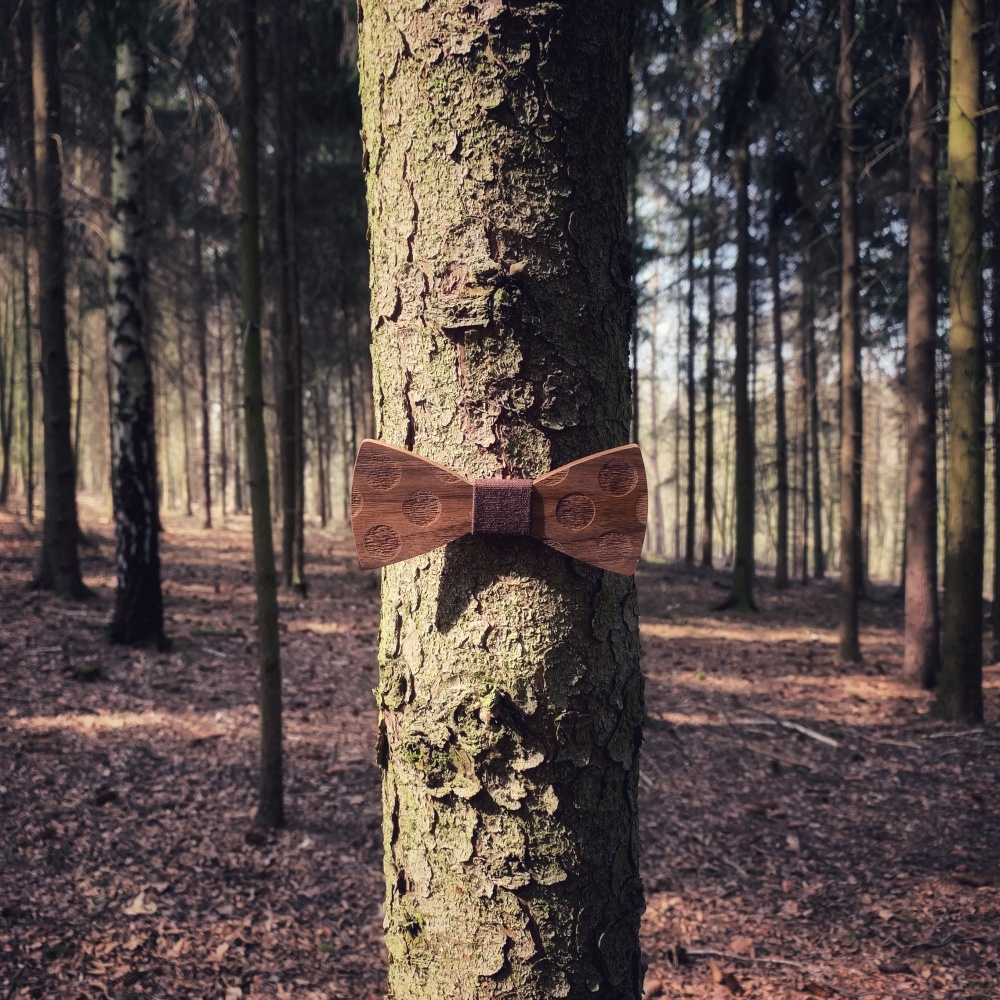 Dřevěný pánský motýlek Puntík Hnědák