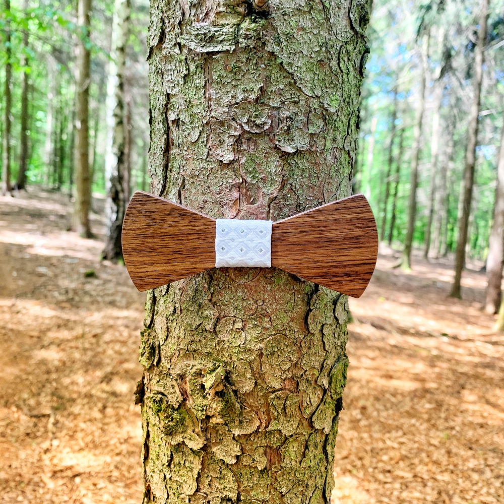 Dřevěný pánský motýlek Doutníček Hvězdy