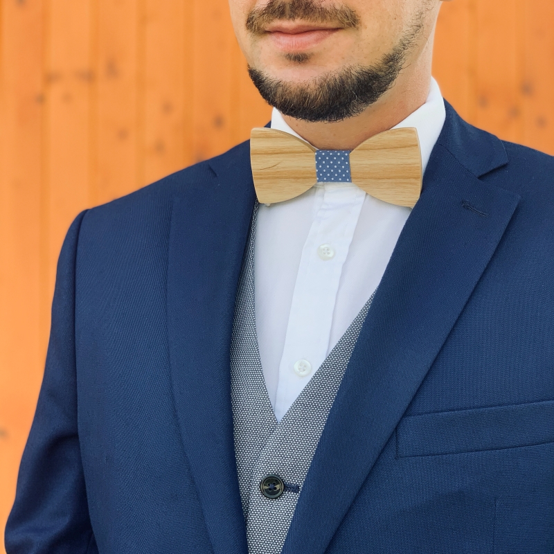 Dřevěný pánský motýlek Classic Puntíčky 