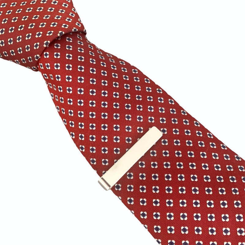 Stříbrná metalická spona na kravatu Mini