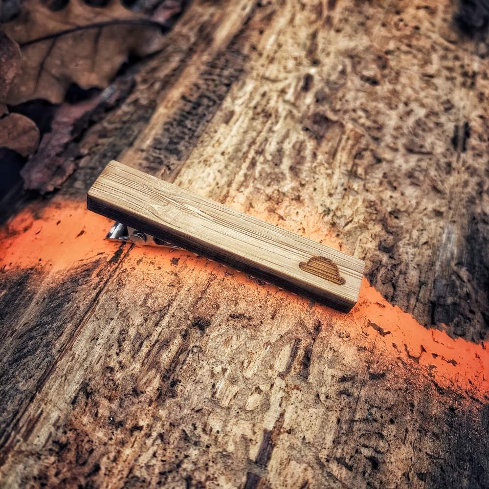 Dřevěná spona na kravatu Klobouk Bowler 