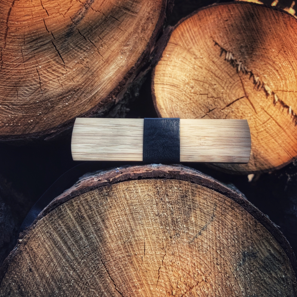 Dřevěný pánský motýlek Finger Leather