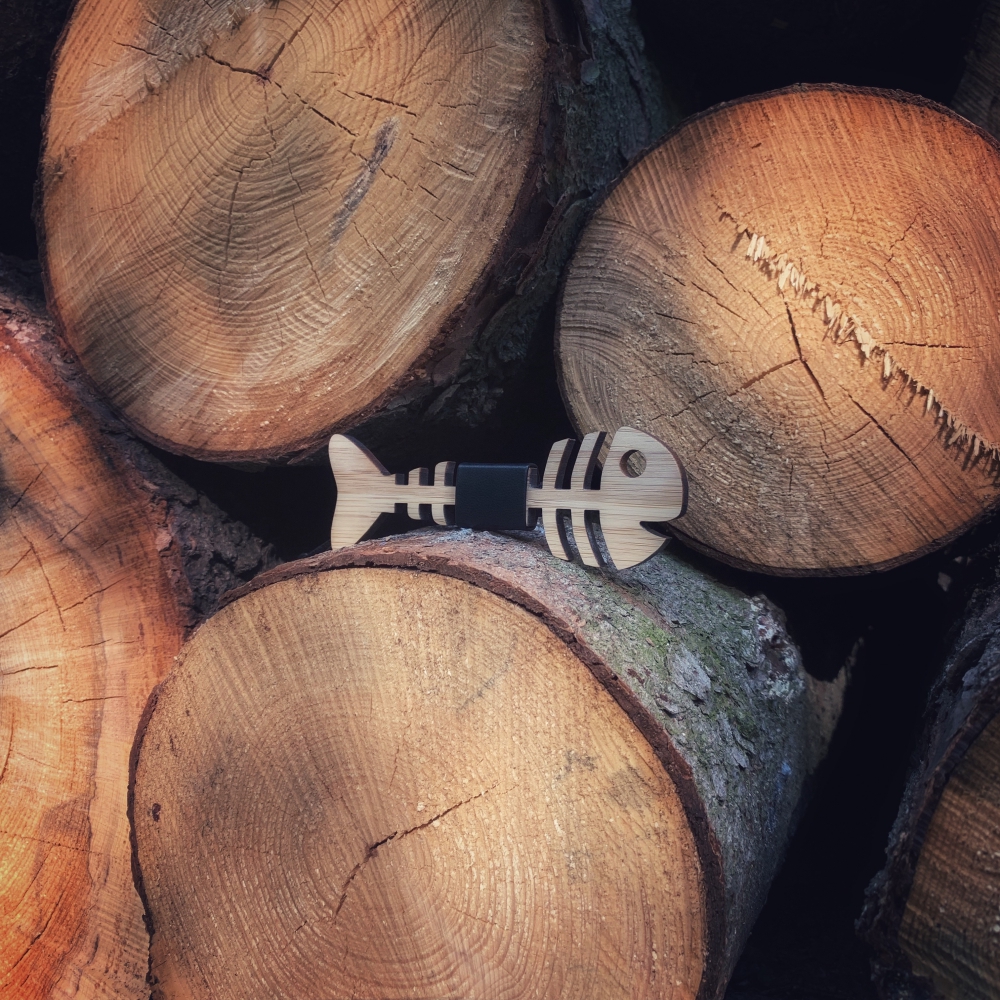 Dřevěný pánský motýlek Kostra Ryby Leather