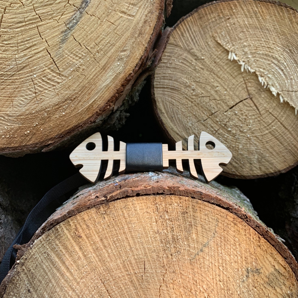 Dřevěný pánský motýlek Kostra Rybičky Leather