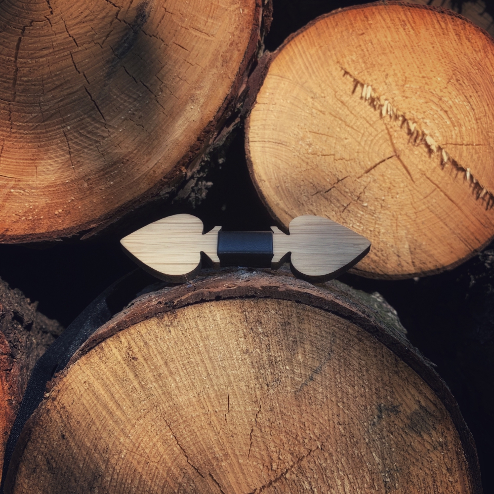 Dřevěný pánský motýlek Pikové eso Leather