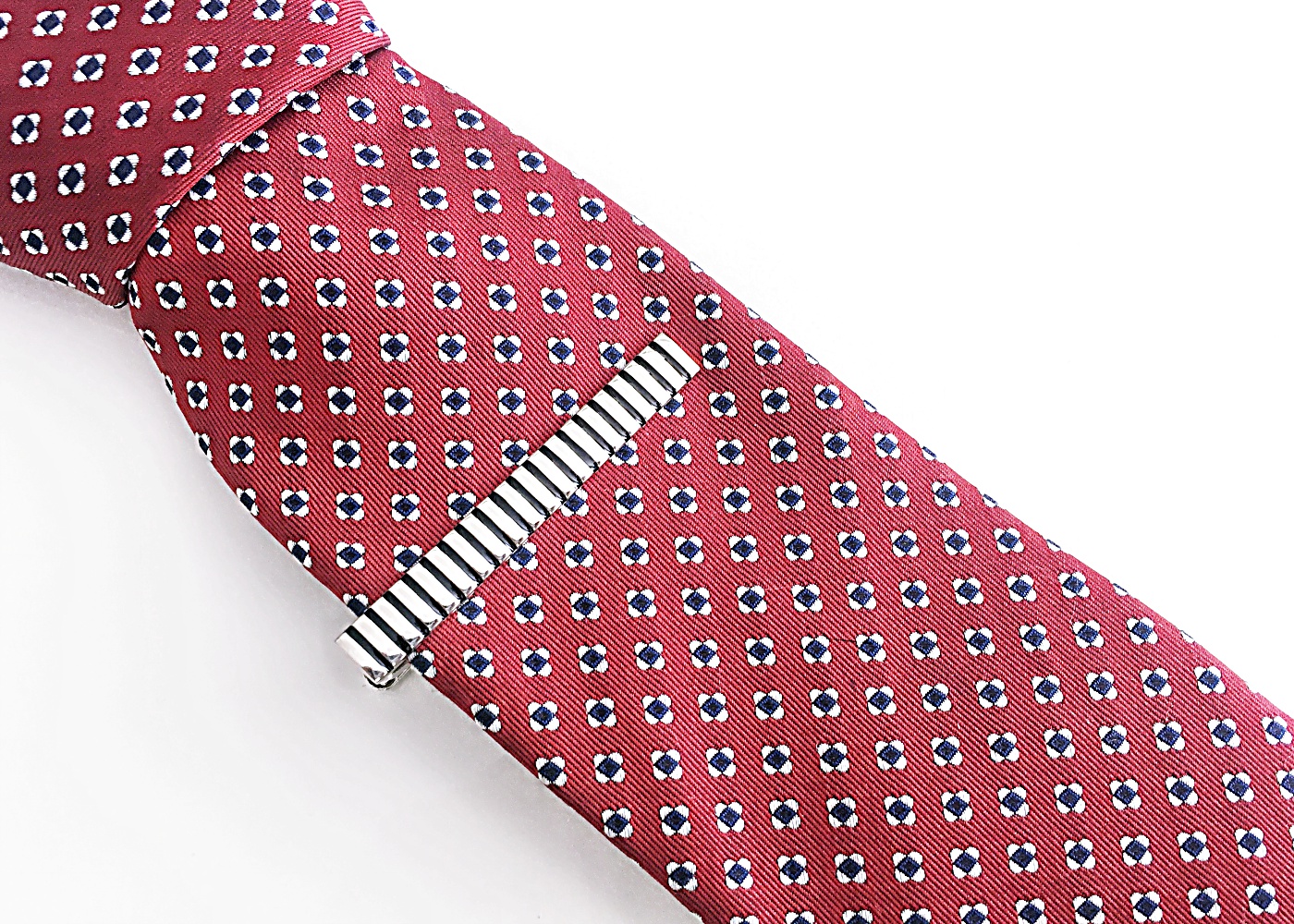 Stříbrno - černá spona na kravatu Zebra 