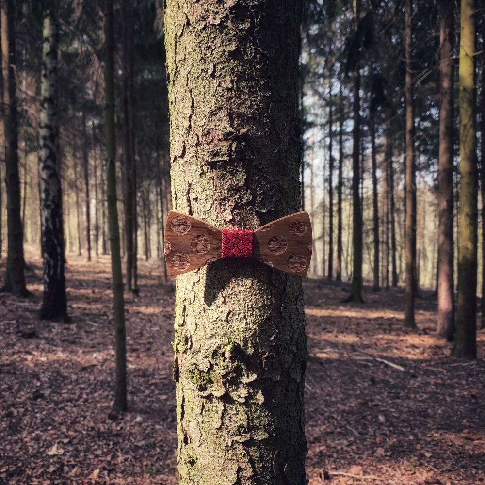 Dřevěný pánský motýlek Puntík Bludiště