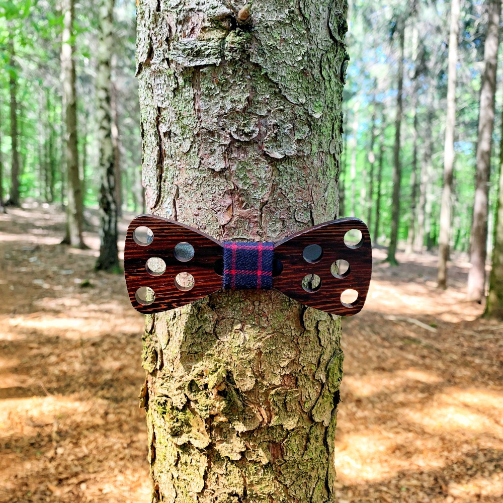 Dřevěný pánský motýlek Dot Line 