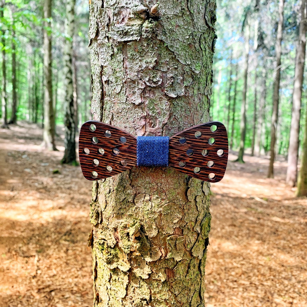 Dřevěný pánský motýlek Small Dot Denim 