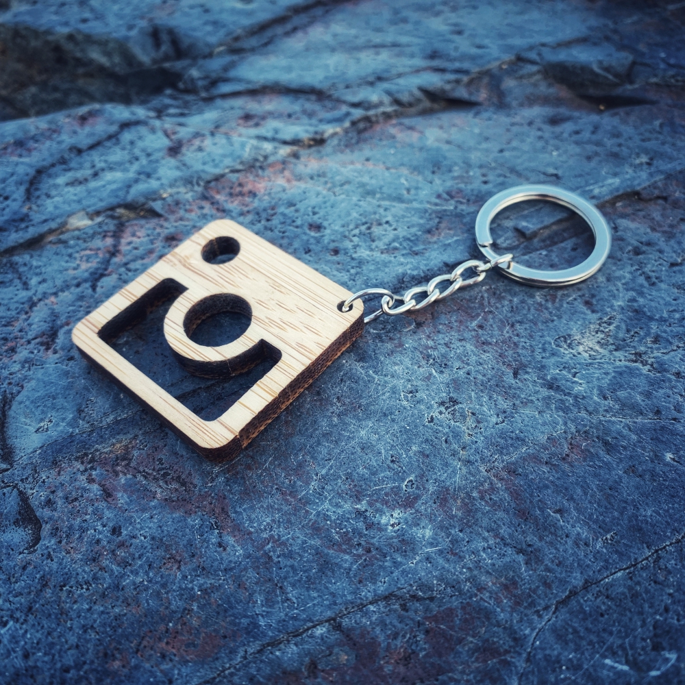 Dřevěná klíčenka Fotoaparát Instagram