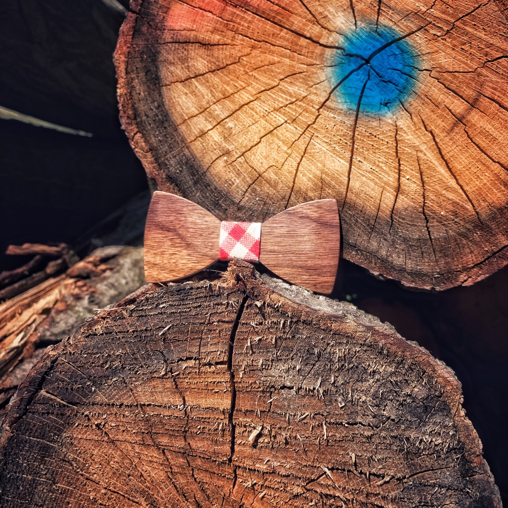 Chlapecký dřevěný motýlek Klasik Kostky