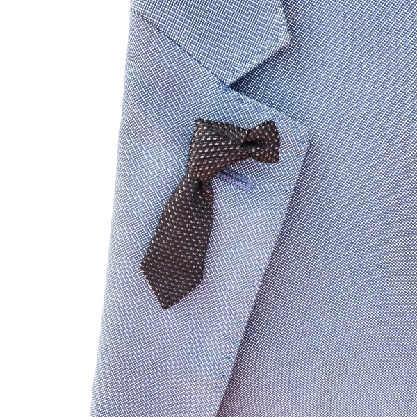 Černá brož Kravata 