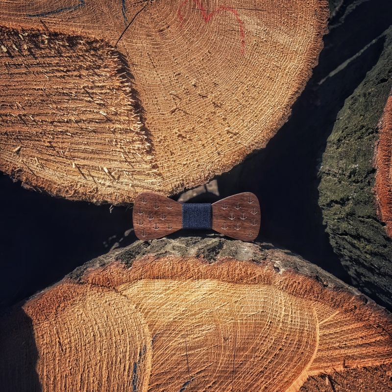 Dřevěný pánský motýlek Kotva Denim 