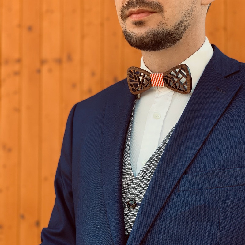 Dřevěný pánský motýlek Geometric Pruhy + manžetové knoflíčky