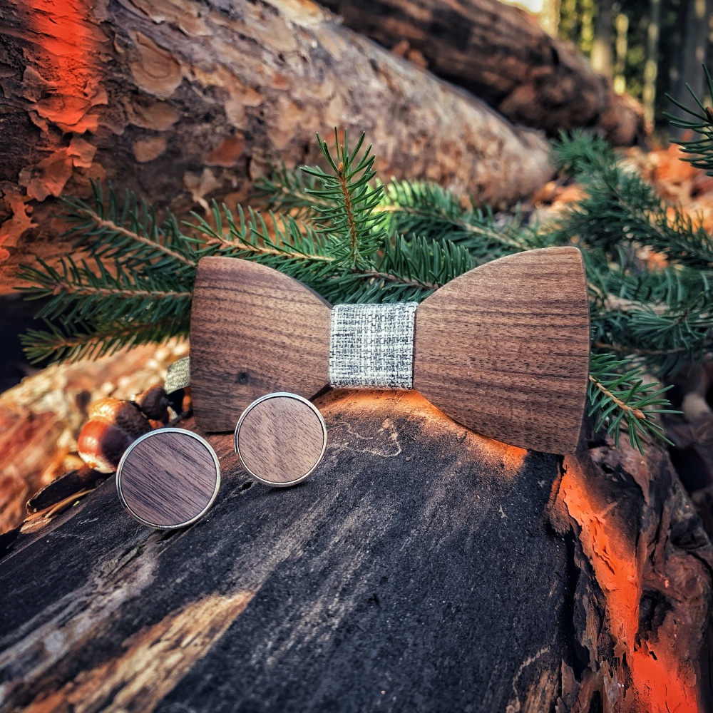 Dřevěný pánský set - motýlek Classic BLK/WHT + manžetové knoflíčky 