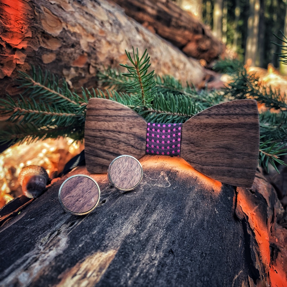 Dřevěný pánský set - motýlek Classic Pink dot + manžetové knoflíčky 