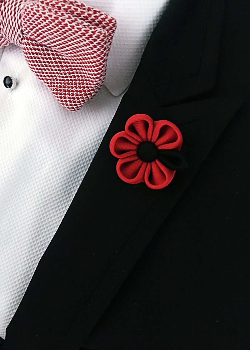 Červeno - černá brož Flower Arrow