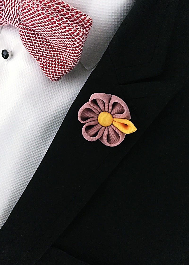 Růžovo - žlutá  brož Flower Arrow