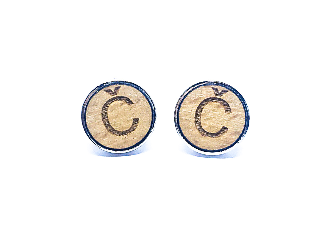 Dřevěný manžetový knoflíček Iniciál Č