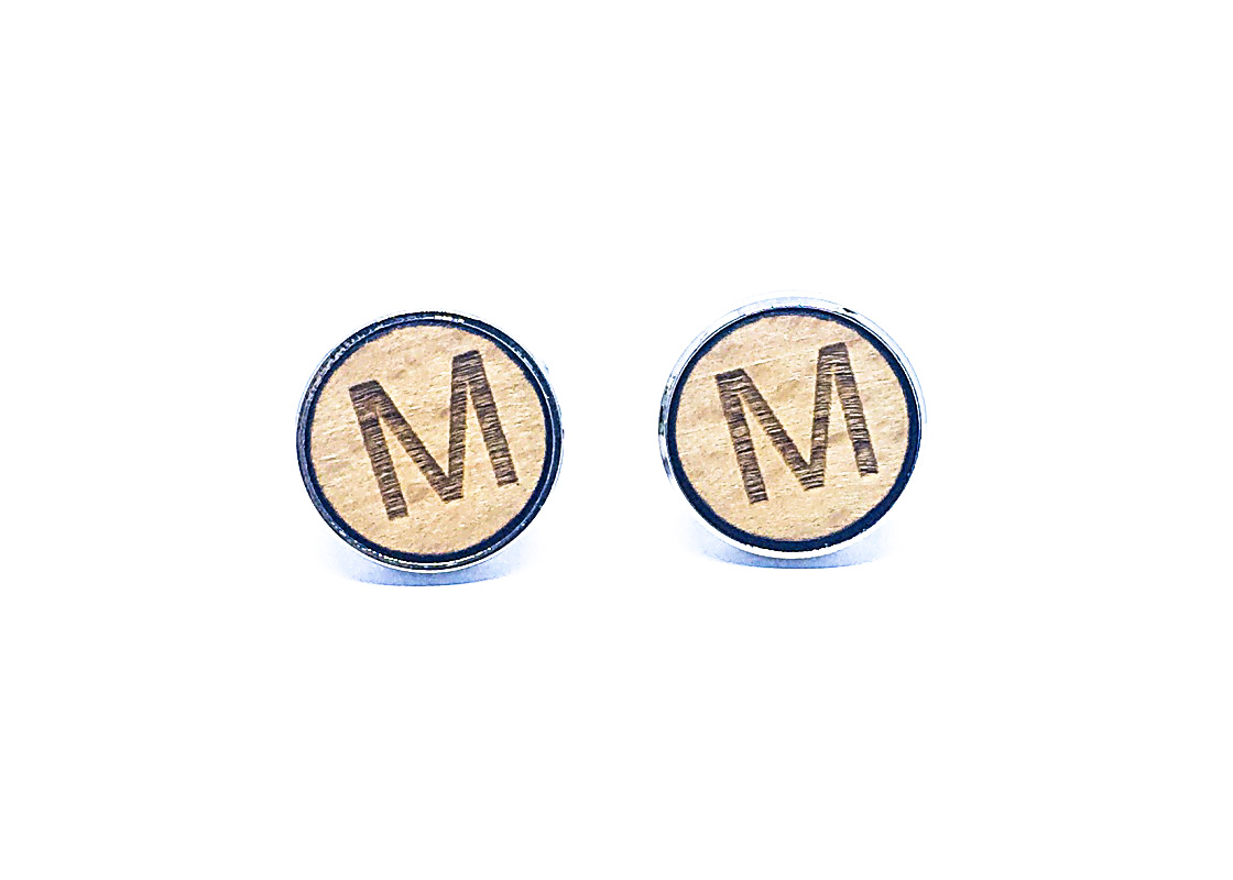 Dřevěný manžetový knoflíček Iniciál M