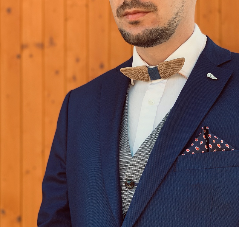 Dřevěný pánský motýlek Mahoosive Křídla - denim 