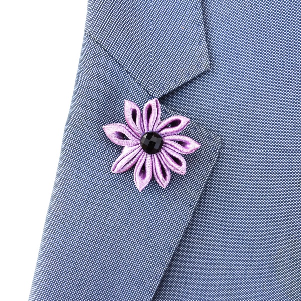 Světle fialová brož Flower Black