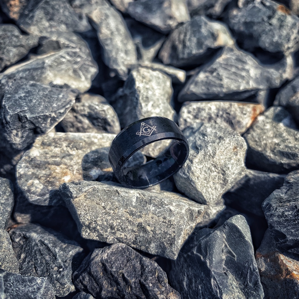 Černý prsten Zednářský symbol vel. 11