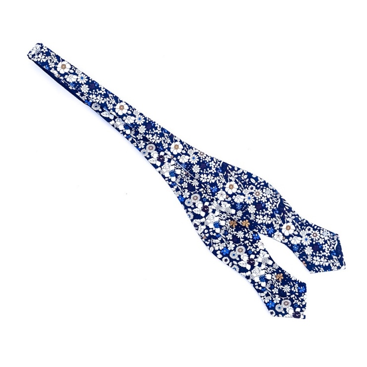 Modrý vázací motýlek Květiny