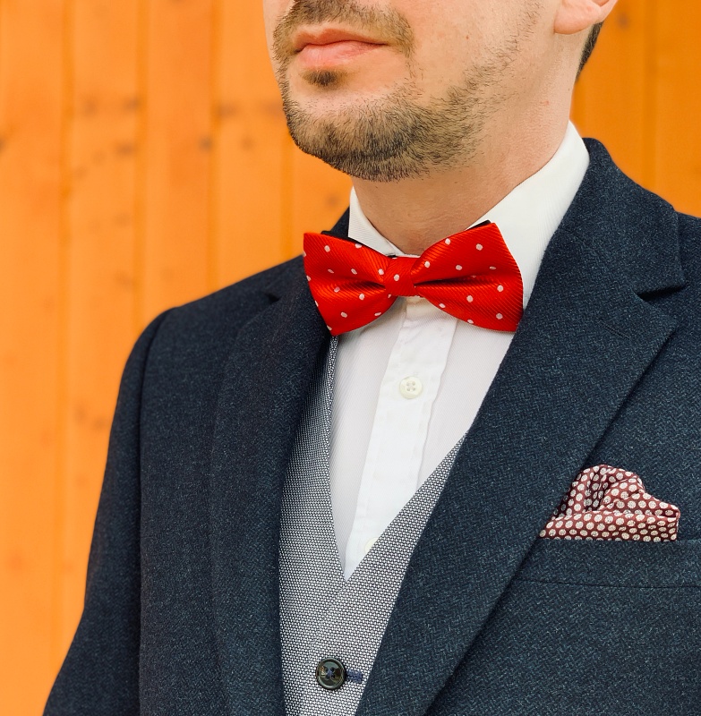 Červený motýlek Silver dot 