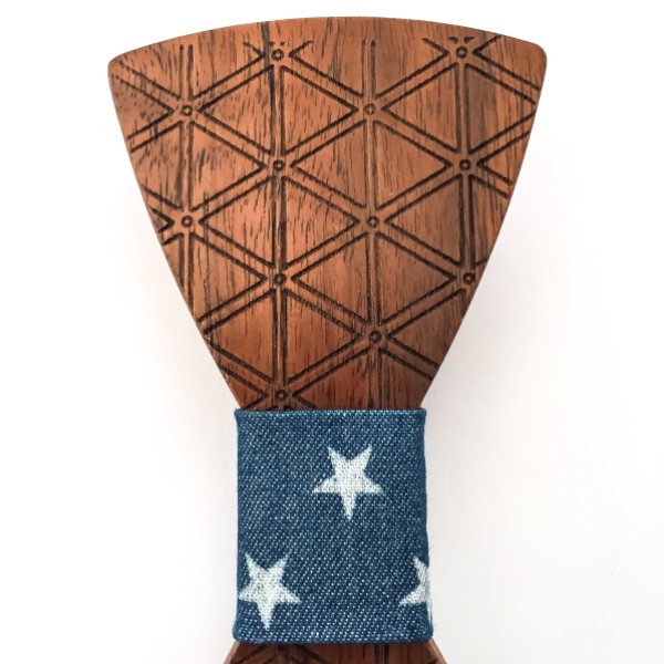 Dřevěný pánský motýlek Triangle Stars II. jakost 