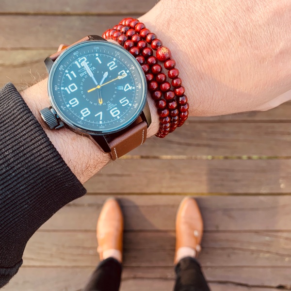 Hnědý náramek Buddhistické korále 