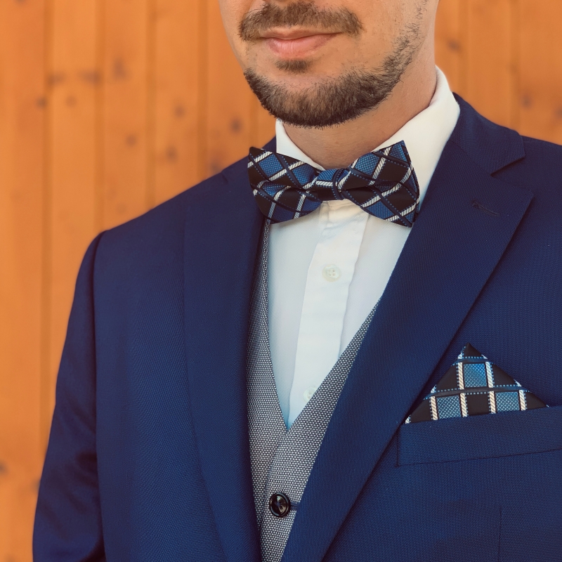 Modro - černý set - motýlek + kapesník + manžetové knoflíčky Kostky