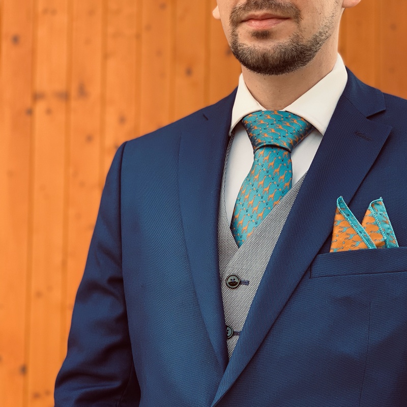 Modrý set kravata, kapesník a manžetové knoflíčky Žirafa 