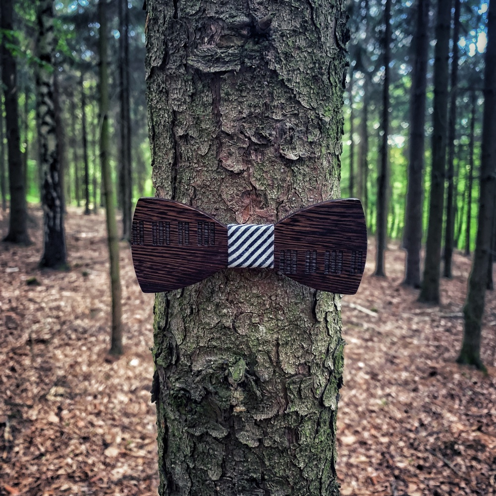 Dřevěný pánský motýlek Piano klávesy Stripe wenge