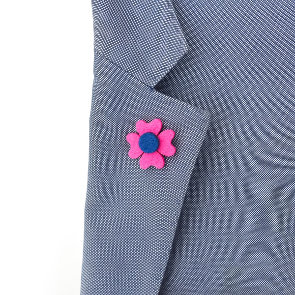 Růžovo - modrá brož Čtyřlístek Plsť