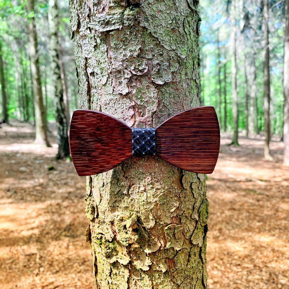 Dřevěný pánský motýlek Mahoosive Classic Stars 