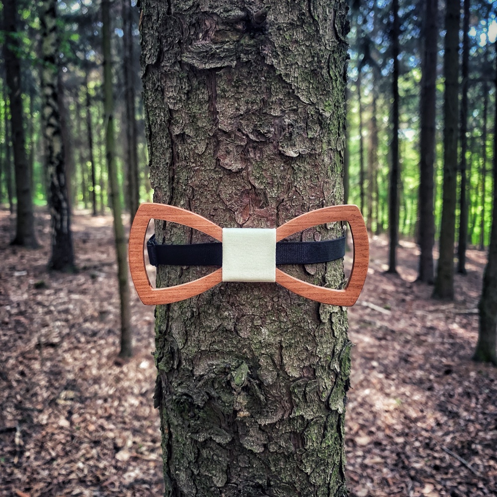 Dřevěný pánský motýlek Mahoosive Vrtule - žluťásek