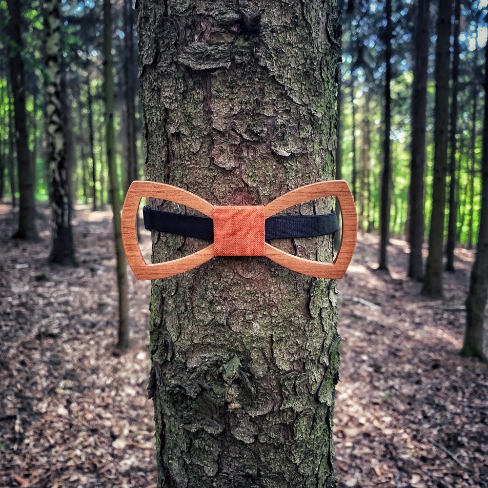 Dřevěný pánský motýlek Mahoosive Vrtule - orange 