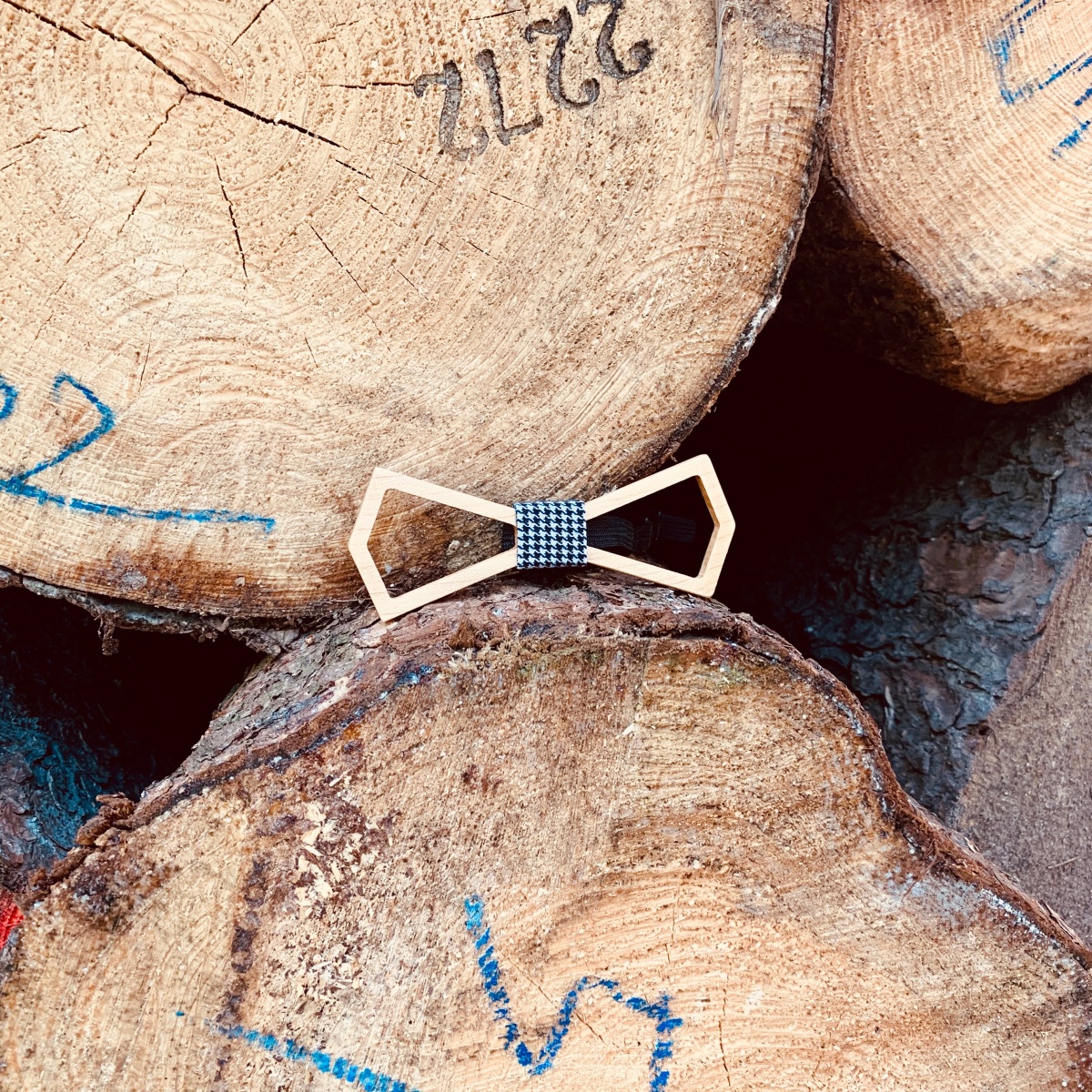 Dřevěný pánský motýlek Mahoosive Vrtulka - houndstooth