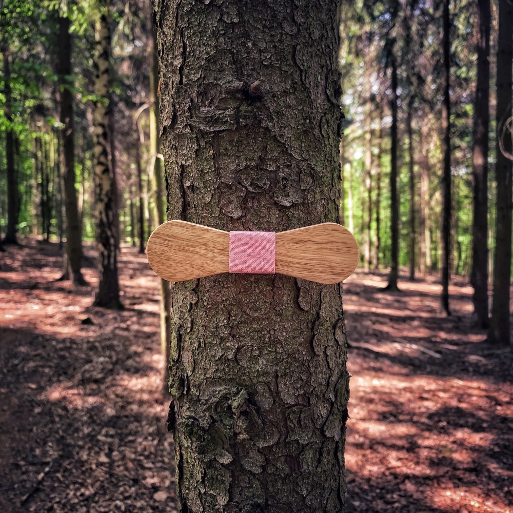 Dřevěný pánský motýlek Mahoosive Lollipop - pink 