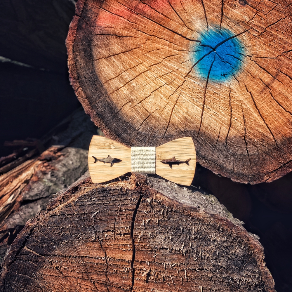 Chlapecký dřevěný motýlek Žralok 