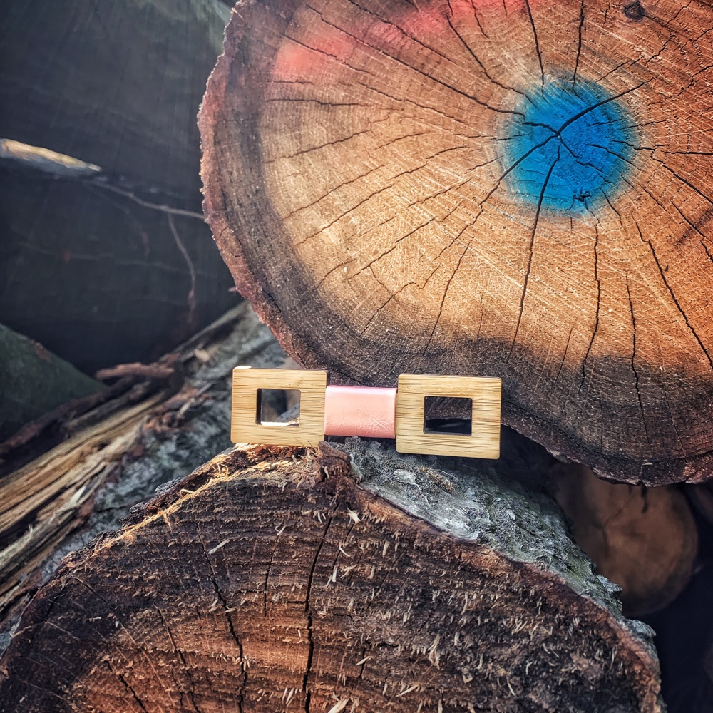 Dřevěný dámský motýlek Čtverec Pink 